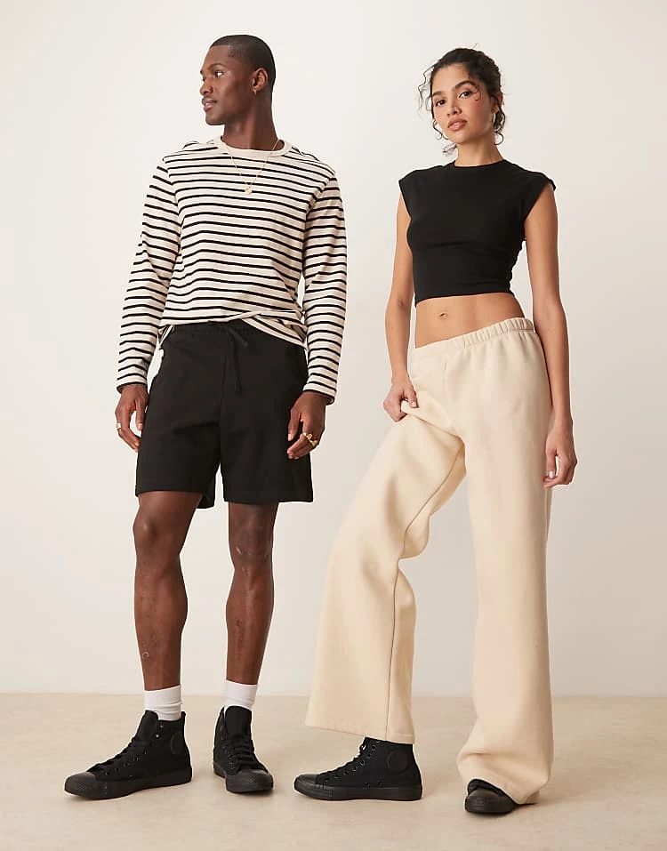 Converse Chuck Taylor All Star Hi Unisex Trainers In Black Mono For Unisex 6 Converse Chuck Taylor All Star Hi Unisex Trainers In Black Mono For Unisex - Image 4