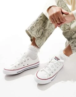 Converse Chuck Taylor All Star Ox Wide Fit Trainers In White For Unisex