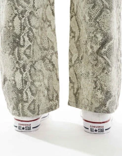 Converse Chuck Taylor All Star Ox Wide Fit Trainers In White For Unisex 11 Converse Chuck Taylor All Star Ox Wide Fit Trainers In White For Unisex -Converse Shop 201956544 4