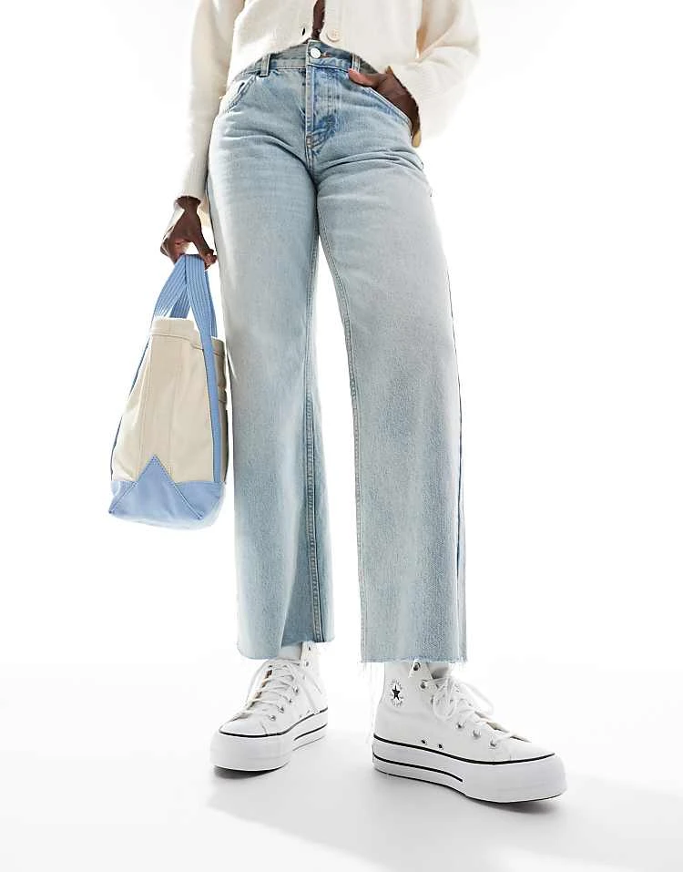 Converse Chuck Taylor All Star Lift Hi Wide Fit Trainers In White For Unisex 8 Converse Chuck Taylor All Star Lift Hi Wide Fit Trainers In White For Unisex - Image 6