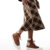 Converse Chuck 70 Hi Trainers In Light Brown For Women 2 Converse Chuck 70 Hi Trainers In Light Brown For Women -Converse Shop 206826319 1 lightbrown