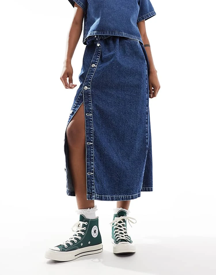 Converse Chuck 70 Hi Trainers In Dark Green For Unisex 4 Converse Chuck 70 Hi Trainers In Dark Green For Unisex - Image 2