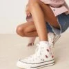 Converse Hearts Chuck 70 Hi Trainers In White With Roses For Women