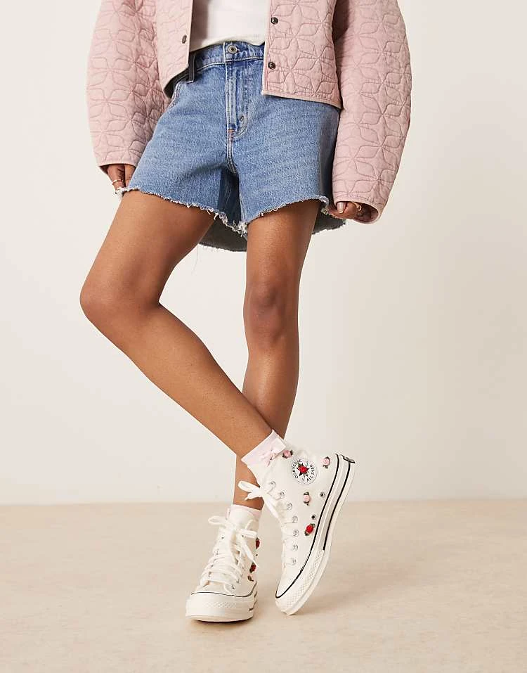 Converse Hearts Chuck 70 Hi Trainers In White With Roses For Women 7 Converse Hearts Chuck 70 Hi Trainers In White With Roses For Women - Image 5