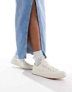 Converse Chuck 70 Ox Trainers In White Lace For Women 13 Converse Chuck 70 Ox Trainers In White Lace For Women -Converse Shop 207334002 1 white 1