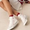 Converse Hearts Chuck Taylor All Star Hi Trainers In White With Roses For Women 1 Converse Hearts Chuck Taylor All Star Hi Trainers In White With Roses For Women -Converse Shop 207334063 1 white