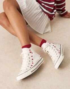 Converse Hearts Chuck Taylor All Star Hi Trainers In White With Roses For Women
