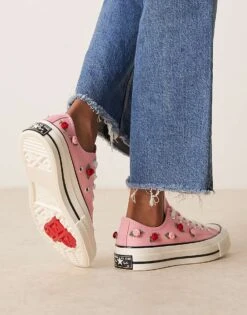 Converse Hearts Chuck 70 Ox Trainers In Pink With Roses For Women -Converse Shop 207334148 3