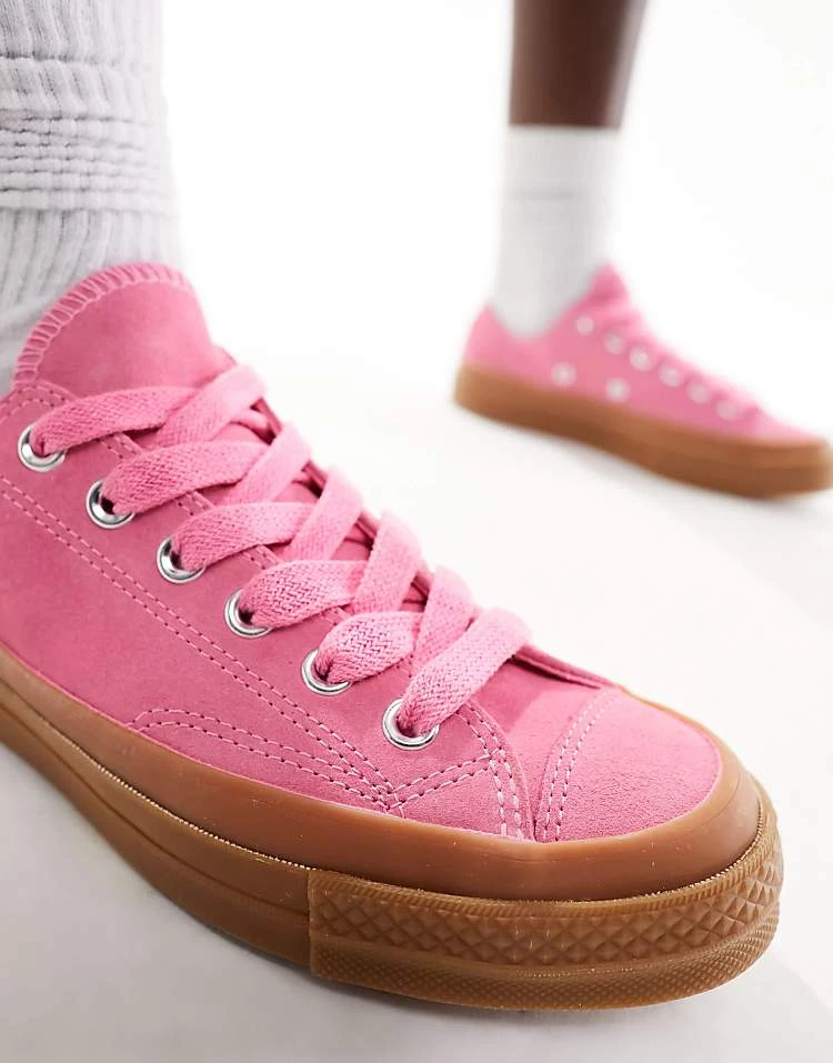 Converse Chuck 70 Ox Trainers In Pink With Gum Sole For Unisex 5 Converse Chuck 70 Ox Trainers In Pink With Gum Sole For Unisex - Image 3