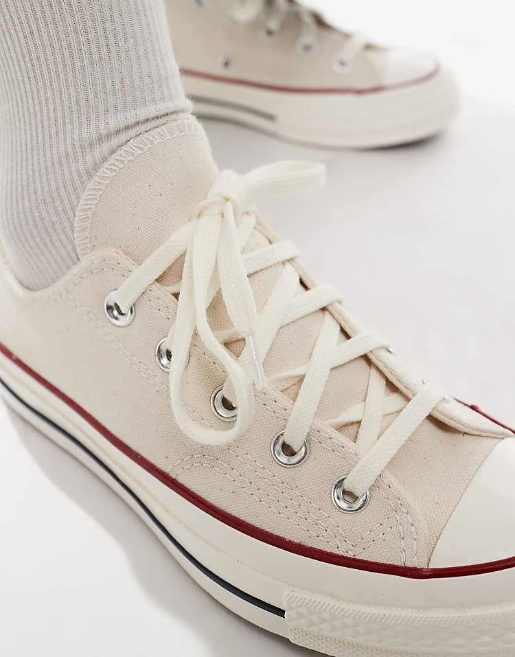 Converse Chuck 70 Ox Wide Fit Trainers In Cream For Women 6 Converse Chuck 70 Ox Wide Fit Trainers In Cream For Women - Image 4